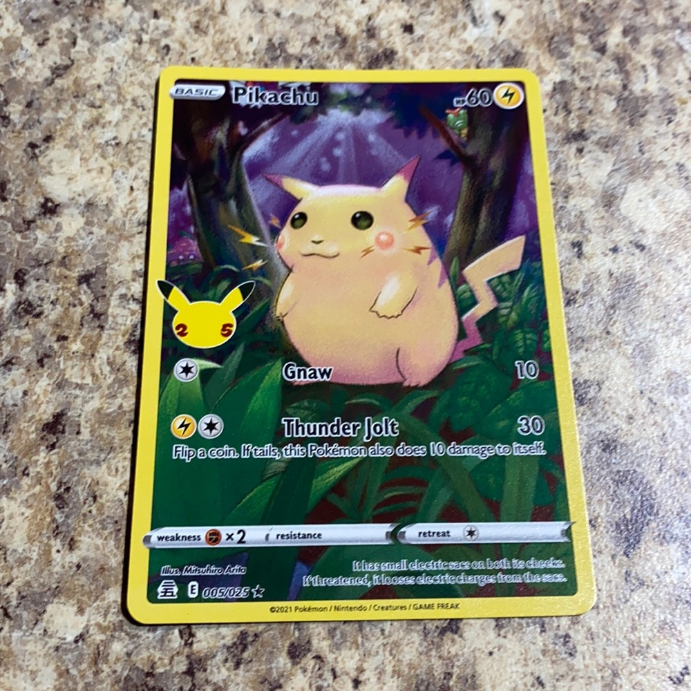 Pikachu Pokémon Card